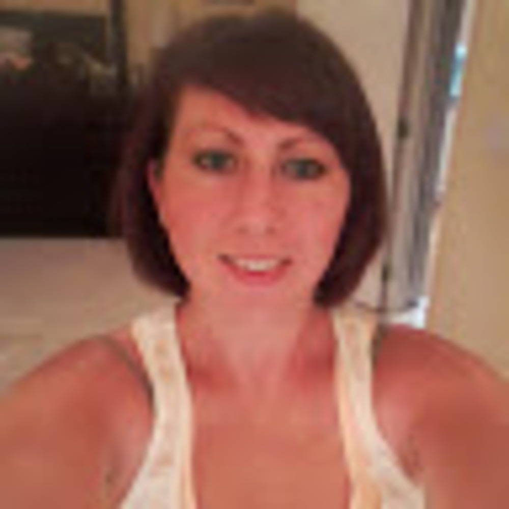 Meet your Posher, Larissa
